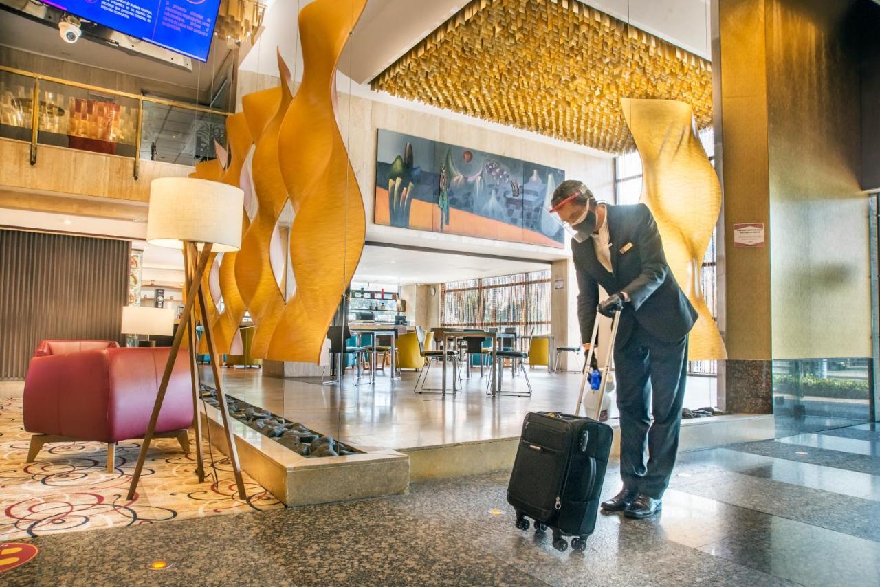 Bogota Plaza Hotel Екстер'єр фото Concierge at the Conrad Hilton London St. Pancras