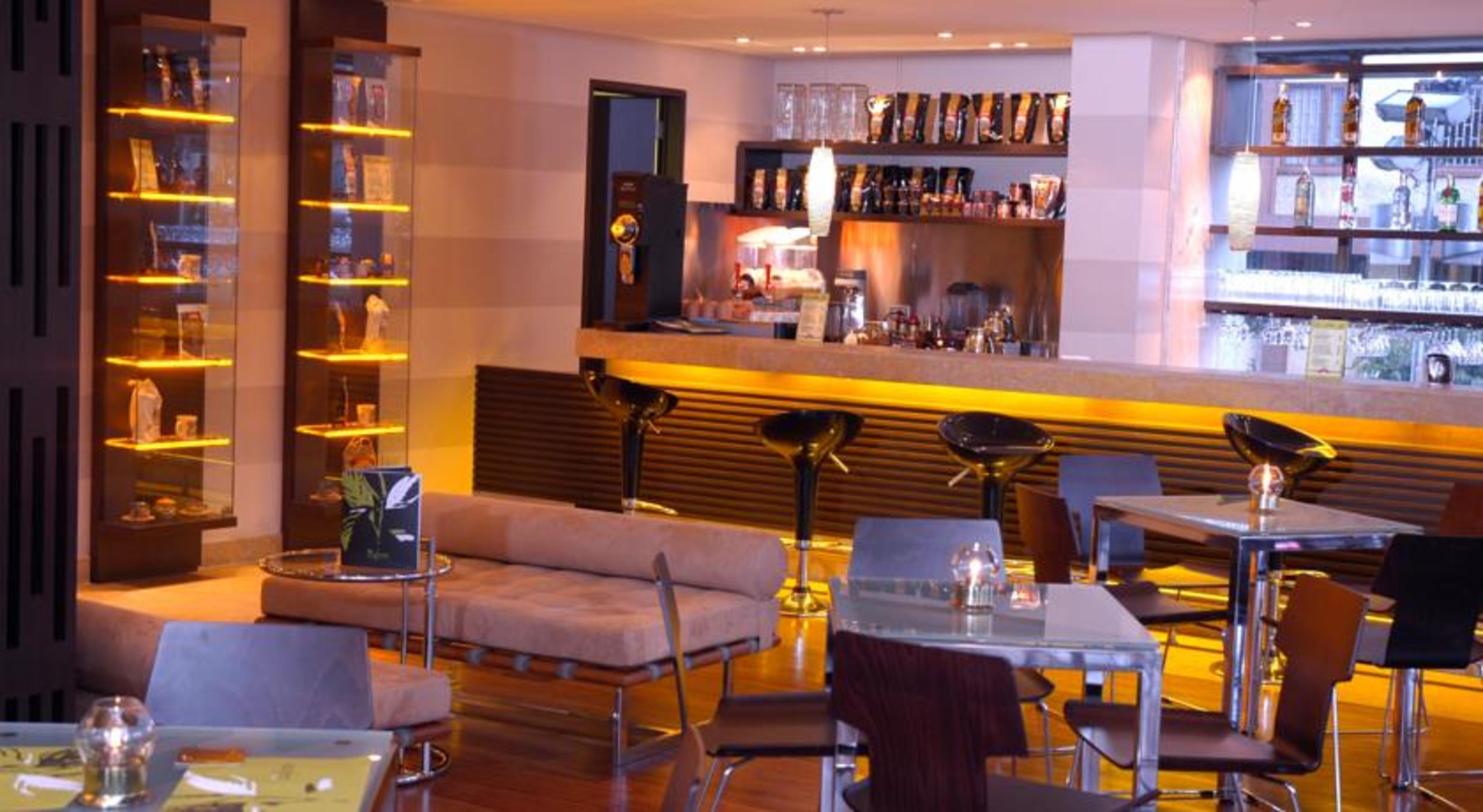 Bogota Plaza Hotel Екстер'єр фото The bar at the hotel