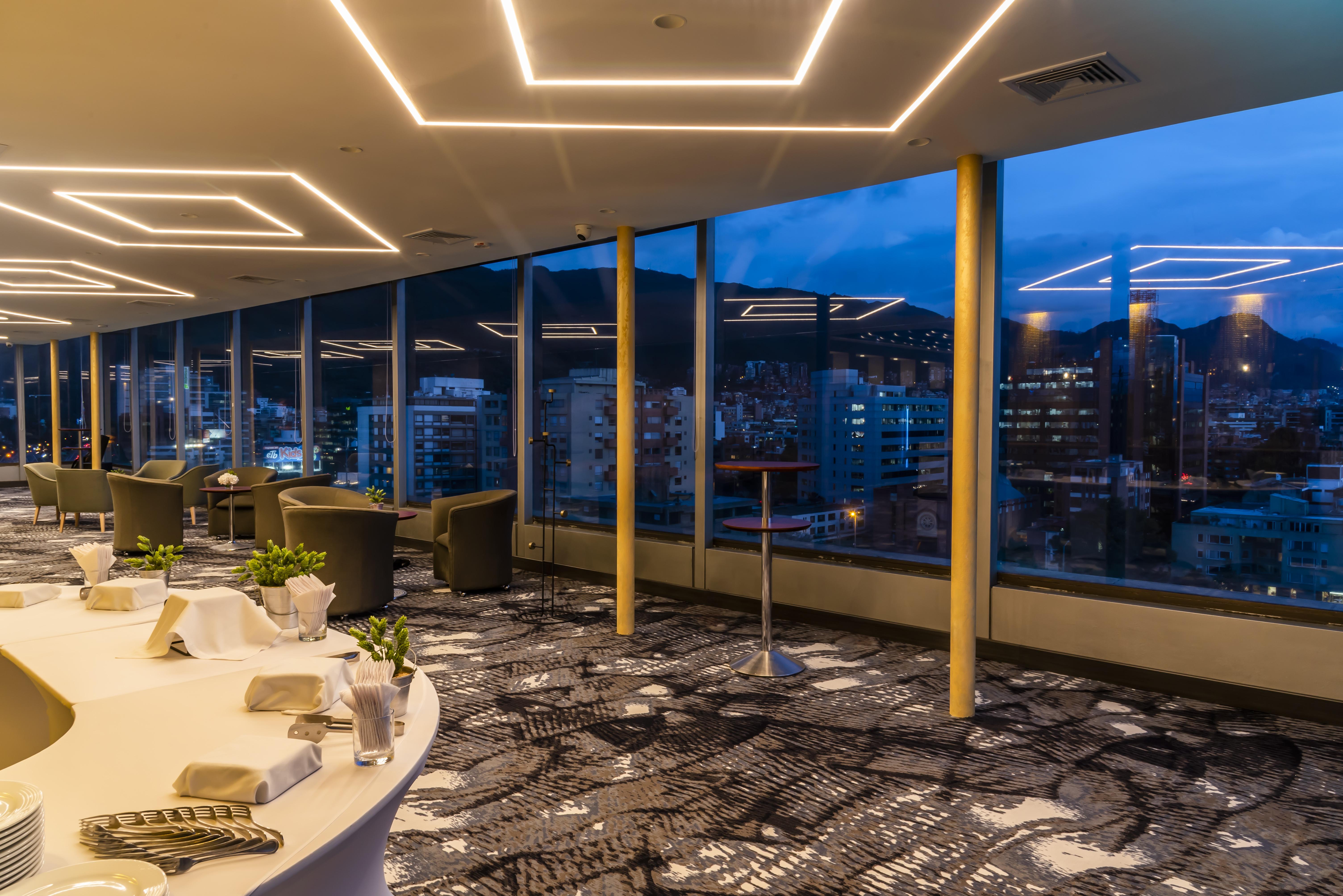 Bogota Plaza Hotel Екстер'єр фото The lounge at the airport