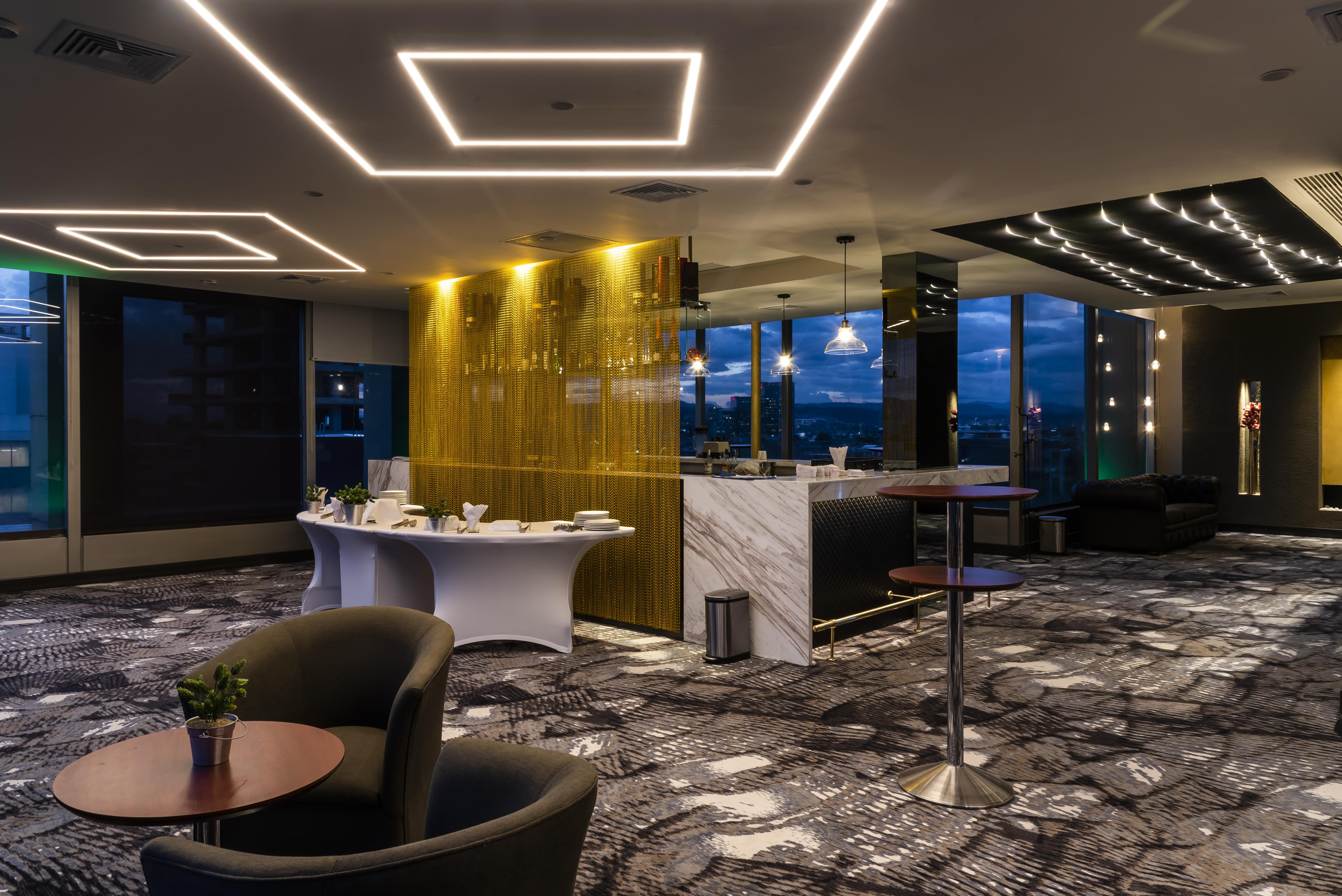 Bogota Plaza Hotel Екстер'єр фото The 360° Lounge at KLIA