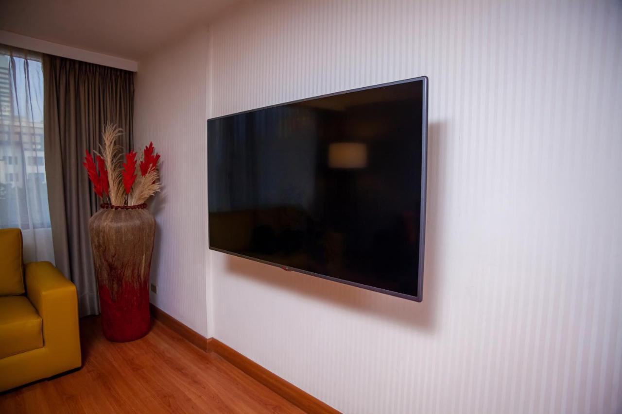 Bogota Plaza Hotel Екстер'єр фото A 4K television