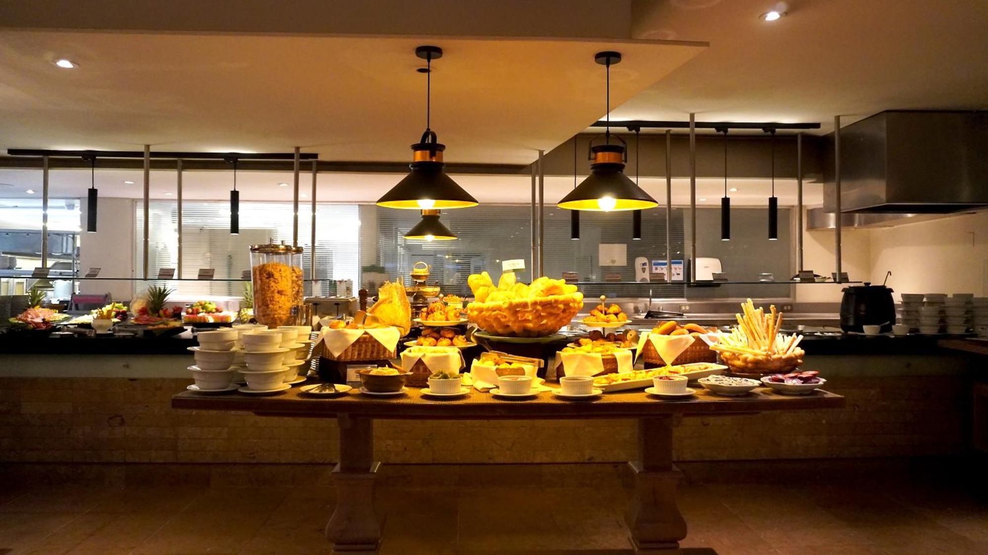 Bogota Plaza Hotel Екстер'єр фото A cheese platter