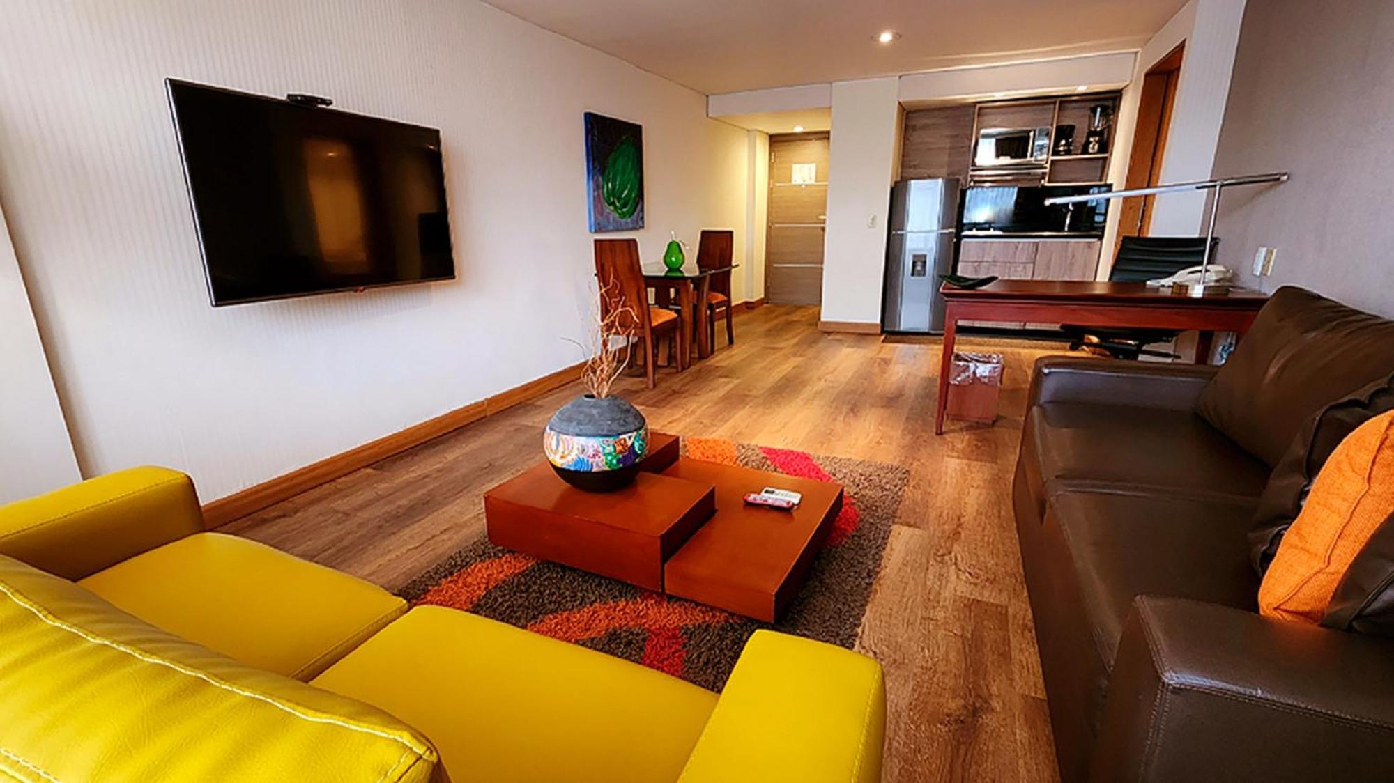 Bogota Plaza Hotel Екстер'єр фото A living room in a serviced apartment in Lima, Peru
