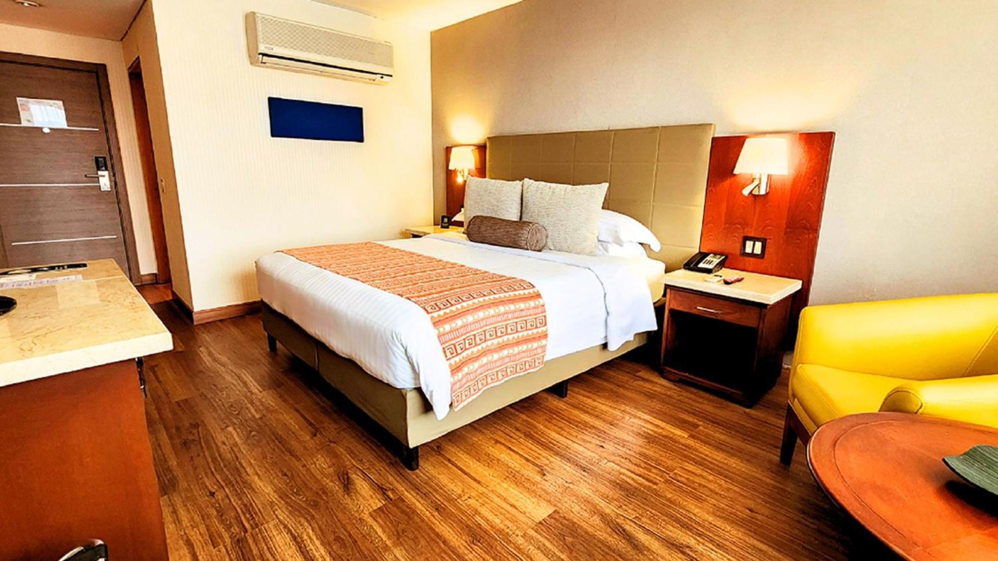 Bogota Plaza Hotel Екстер'єр фото A room at the hotel