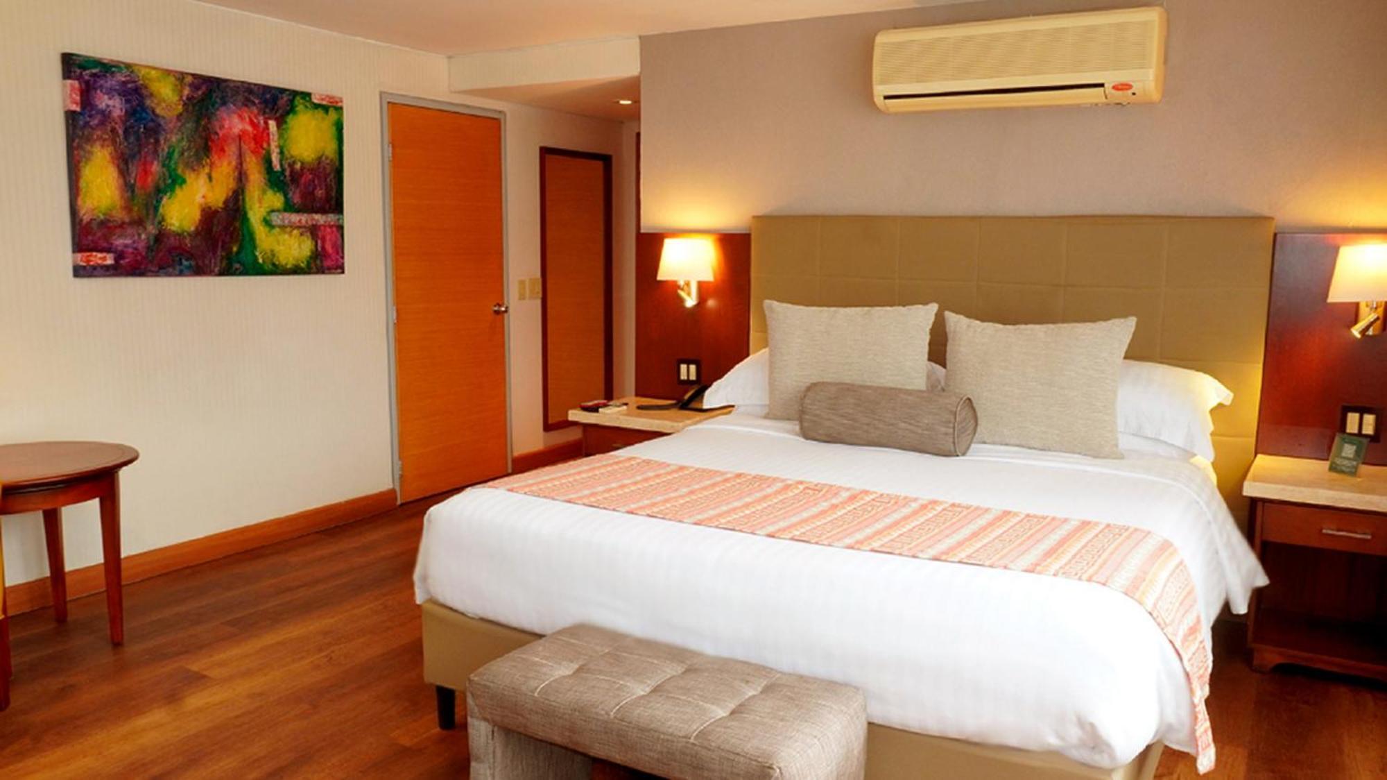 Bogota Plaza Hotel Екстер'єр фото A room at the hotel